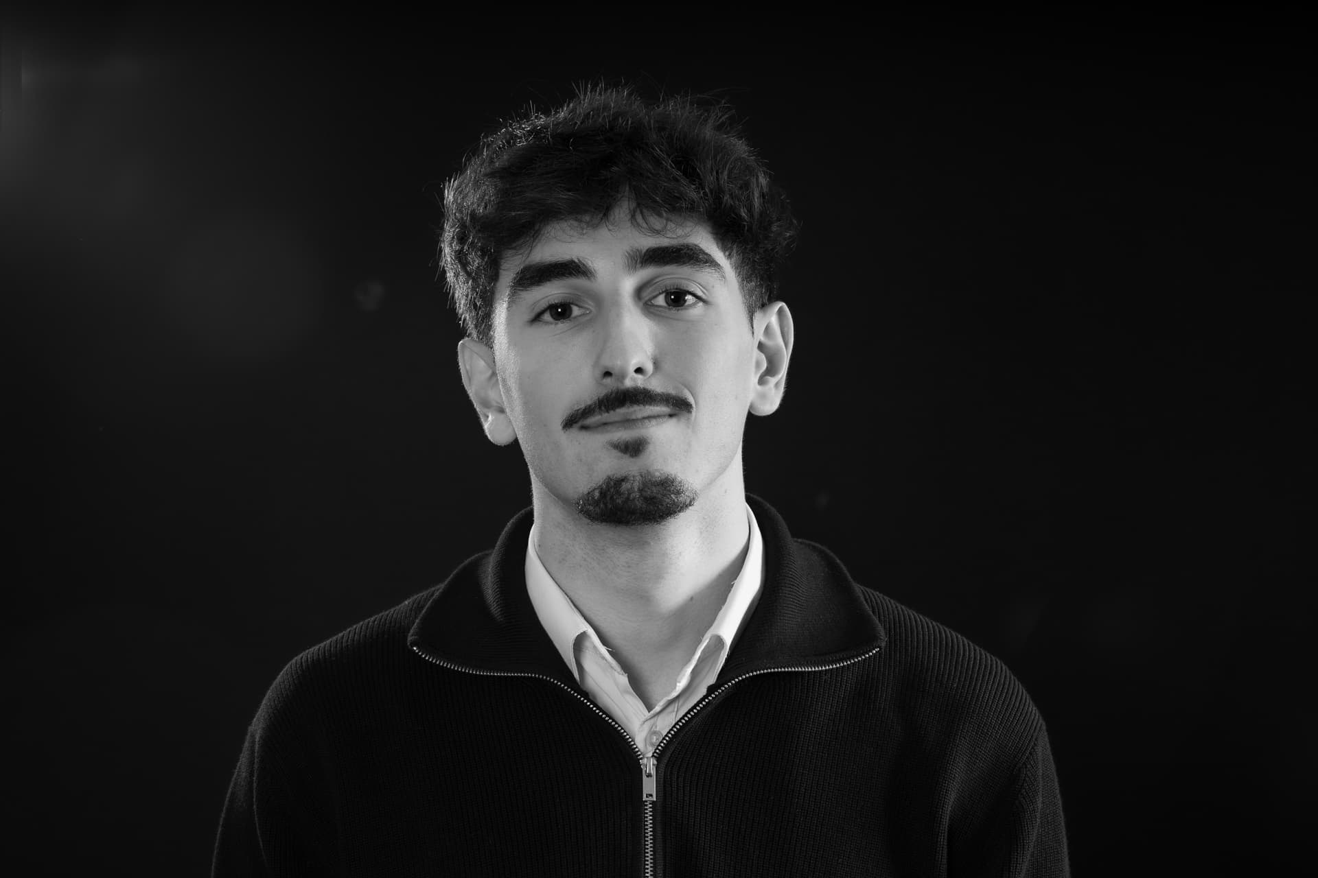 Portrait d’Adam Salama, fondateur d’AS Digital